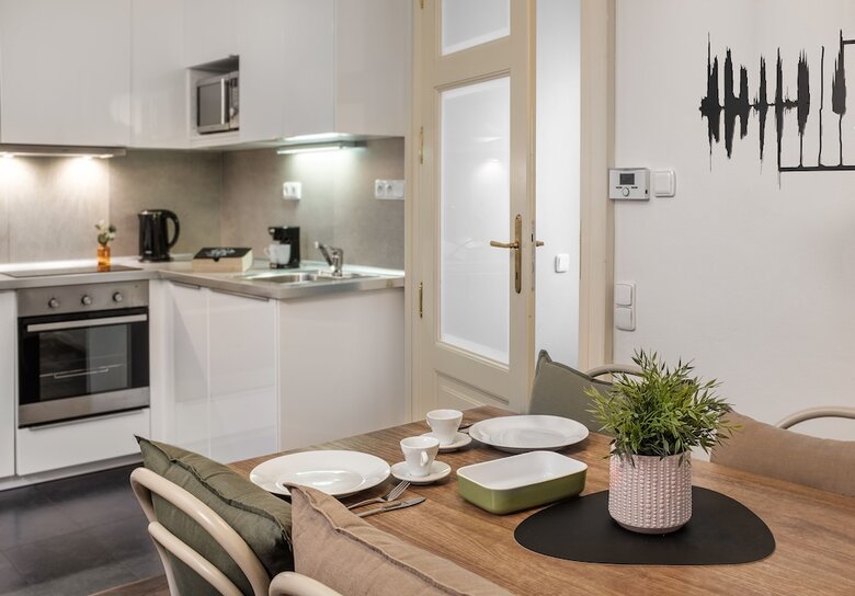 4 Arts Apartments By Adrez Living