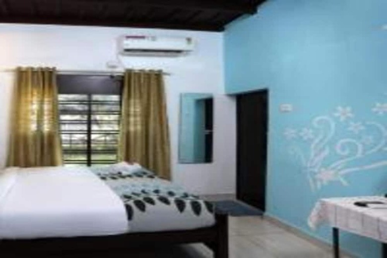 Hotel Arogya Lake Resort