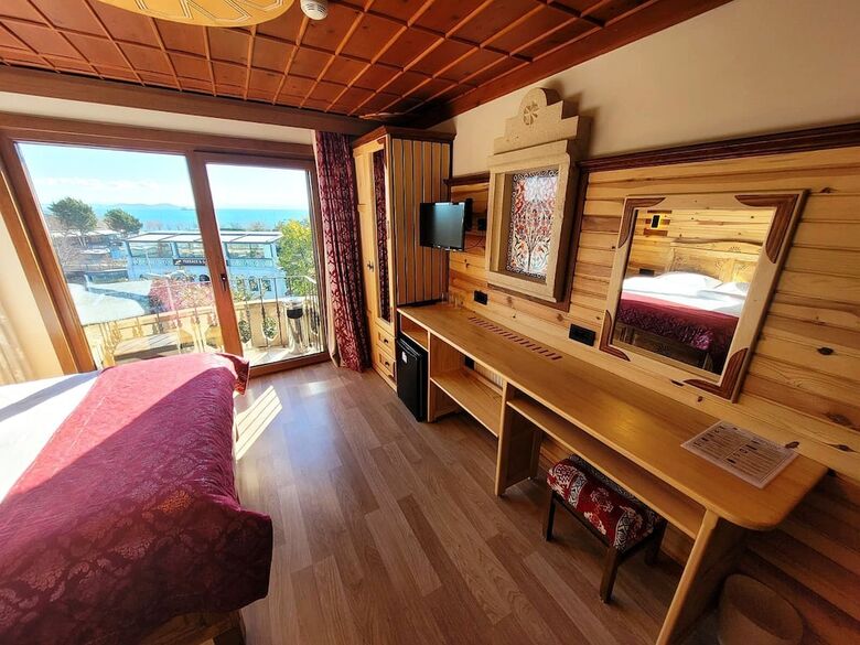 Saruhan Hotel