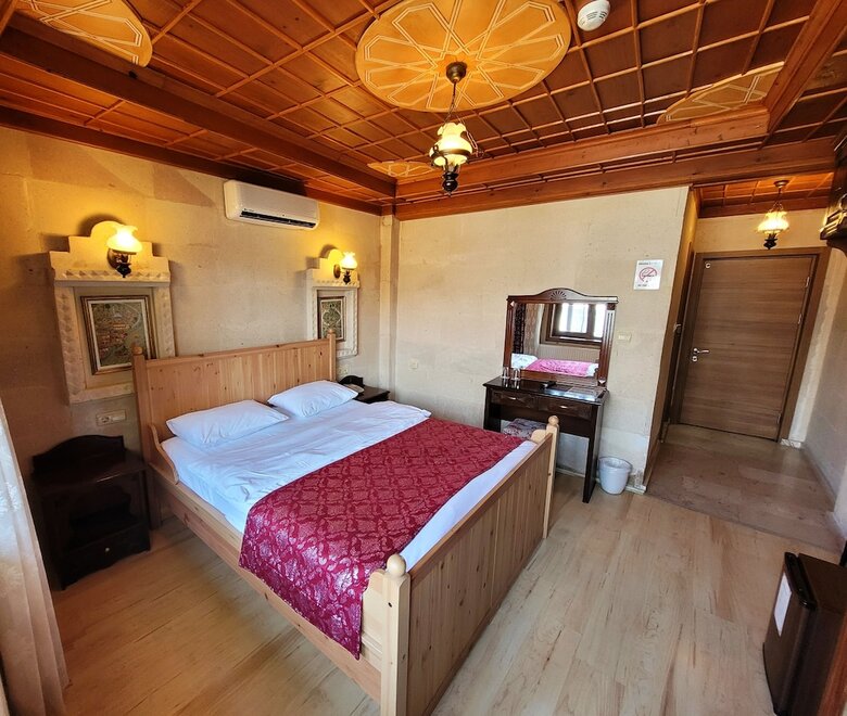 Saruhan Hotel