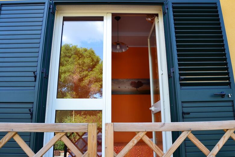 Bed & Breakfast B B S Elia Villa Surrounded By Greenery Inside The Historic Dubini Park