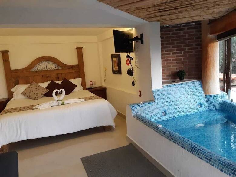Hotel Caba�as Revi Inn