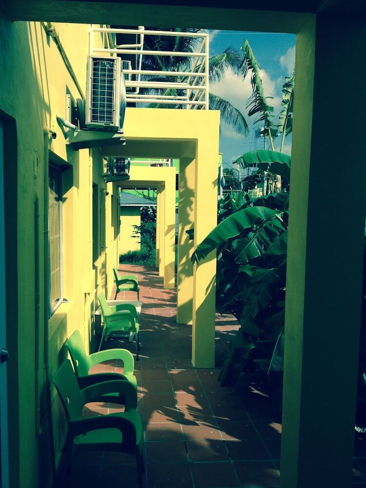Apartamentos Bagos Eco Retreat & Cafe