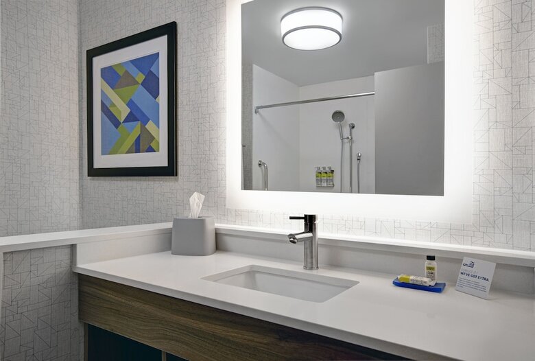 Hotel Holiday Inn Express Milwaukee Downtown By Ihg