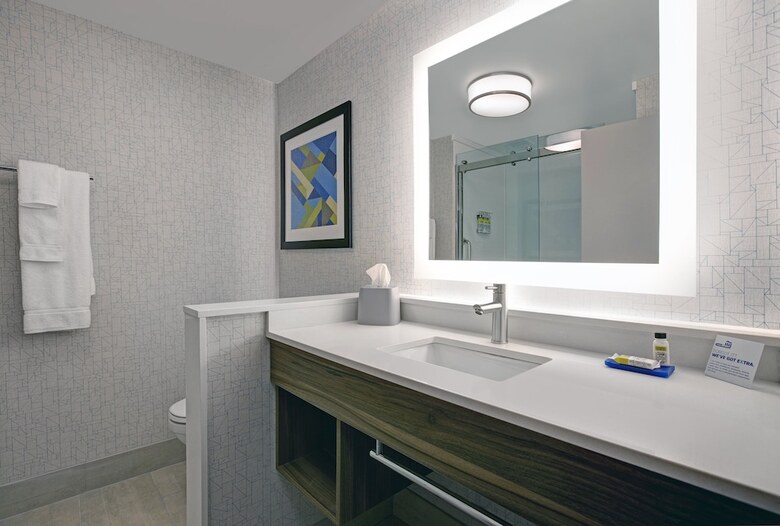 Hotel Holiday Inn Express Milwaukee Downtown By Ihg