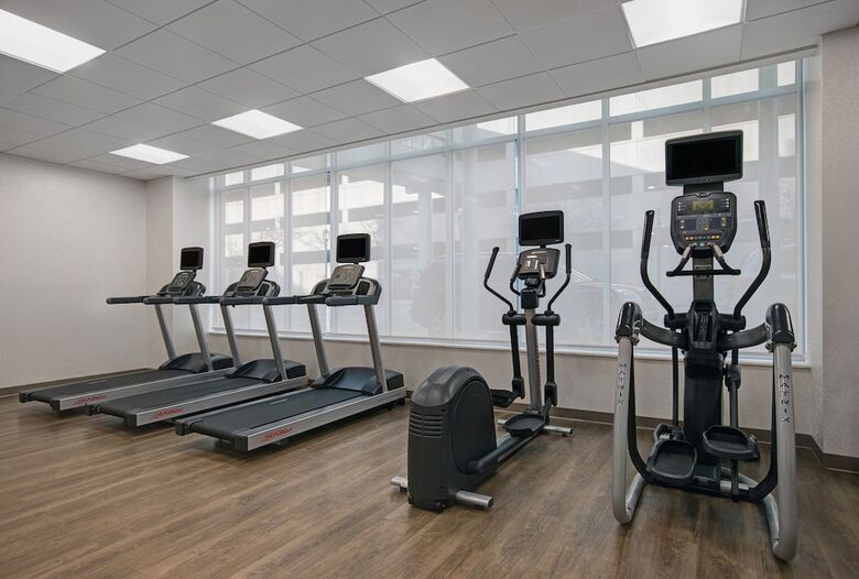 Hotel Holiday Inn Express Milwaukee Downtown By Ihg