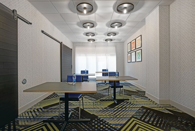 Hotel Holiday Inn Express Milwaukee Downtown By Ihg