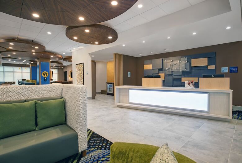 Hotel Holiday Inn Express Milwaukee Downtown By Ihg