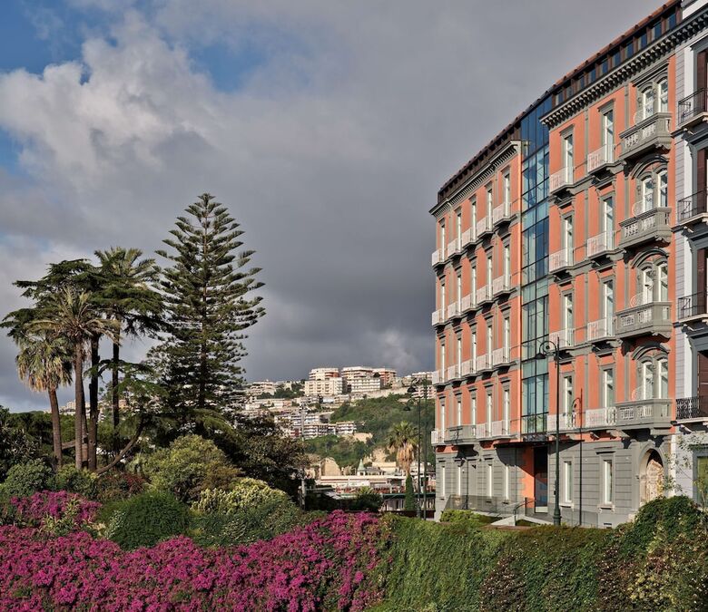 Hotel De Bonart Naples, Curio Collection By Hilton