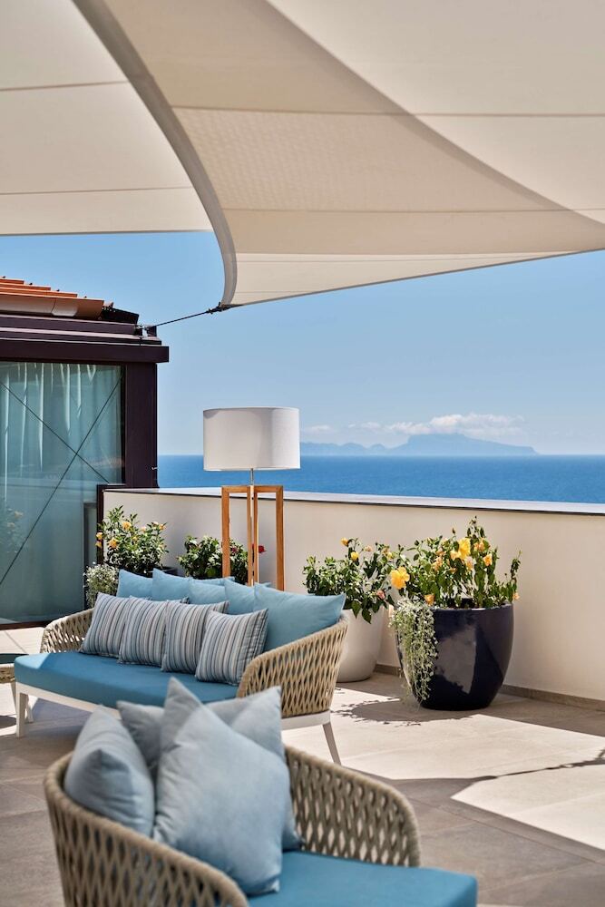 Hotel De Bonart Naples, Curio Collection By Hilton