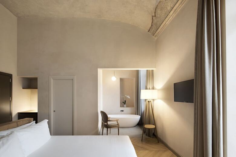 Opera 35 Boutique Hotel