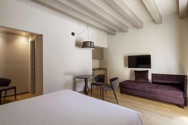 Opera 35 Boutique Hotel