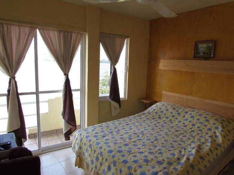 Hotel La Caba�a Del Lago
