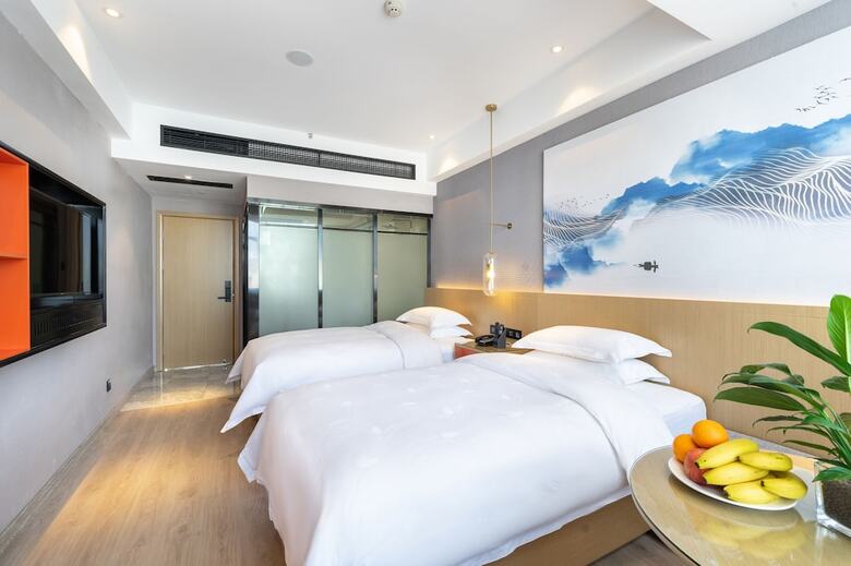 Y� W? Sh� B� Y� M?i J? Hotel