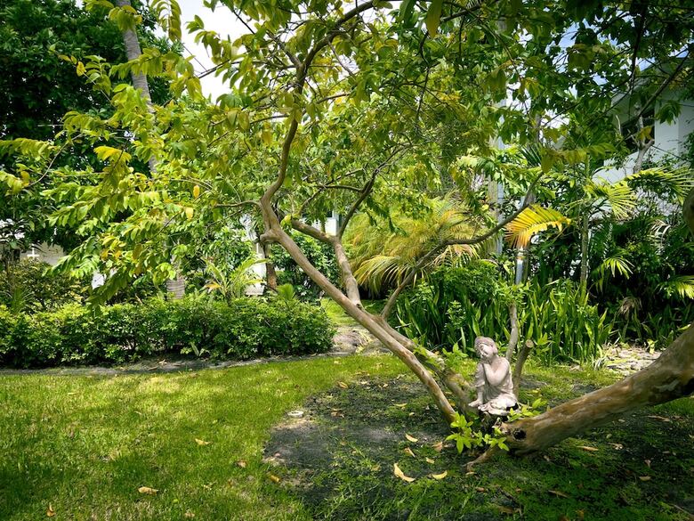 Beach Gardens A North Beach Village Resort Hotel