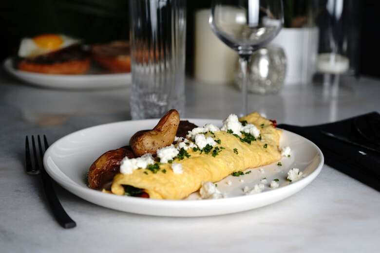 Cambria Hotel Detroit Downtown