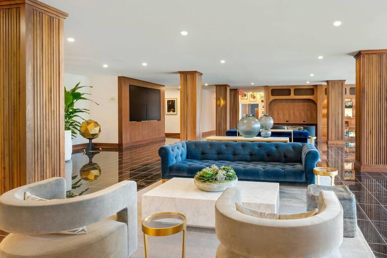 Cambria Hotel Detroit Downtown