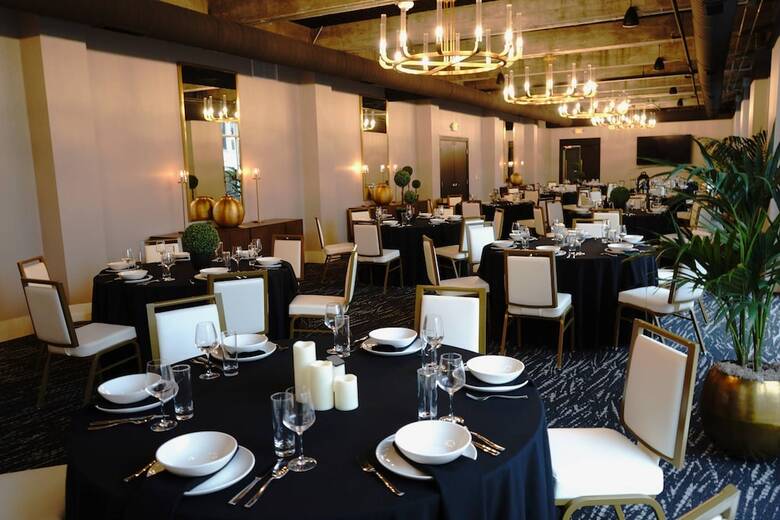Cambria Hotel Detroit Downtown