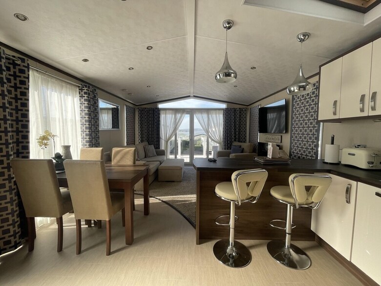 Poole Harbour View Lodge At Rockley Park