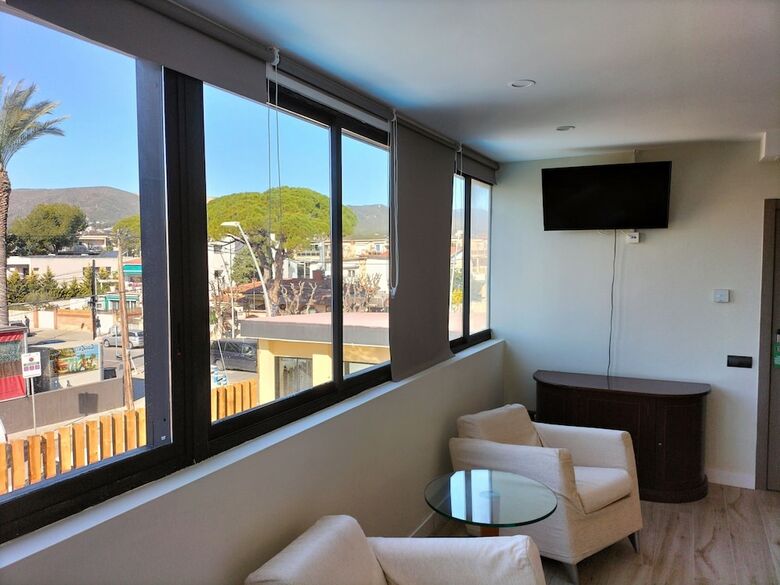 Hotel 153