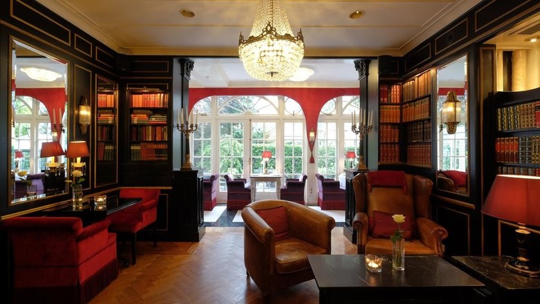 Apollofirst Boutique Hotel
