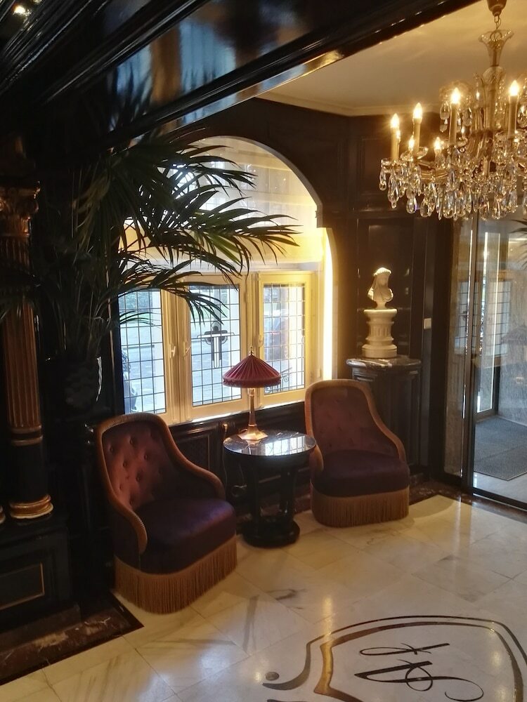 Apollofirst Boutique Hotel