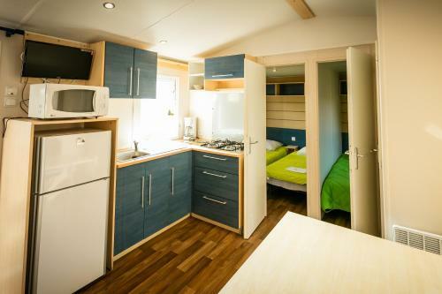 Camping Rives Des Corbi�res