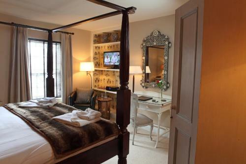 The Crown Hotel