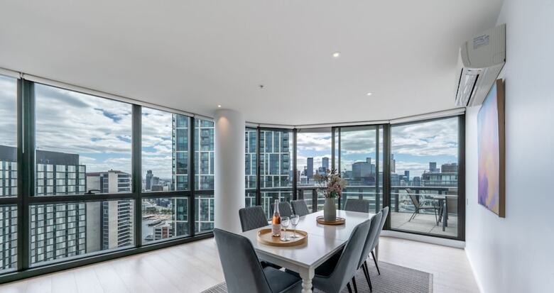 Melbourne Private Apartments - Collins Street Waterfront, Docklands