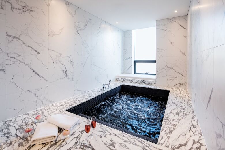 Ramada Seoul Sindorim Hotel