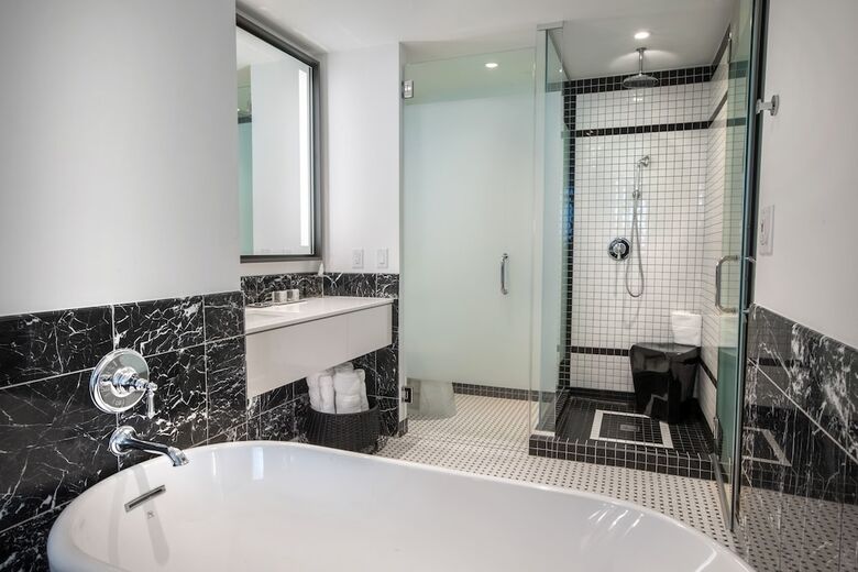 The Laura Hotel, Houston Downtown, Autograph Collection