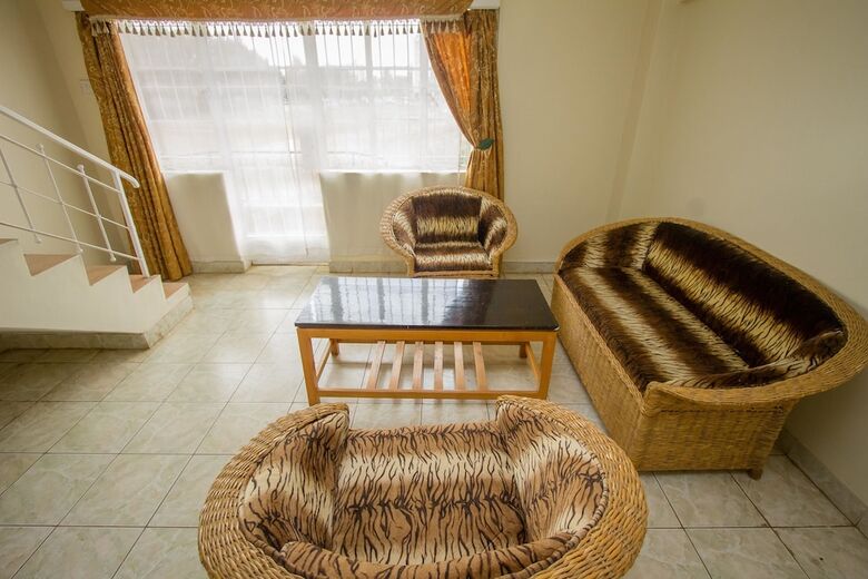 Harlequin Suites Hotel