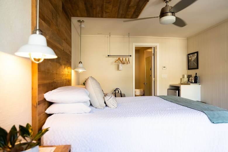 The Hotel Palms