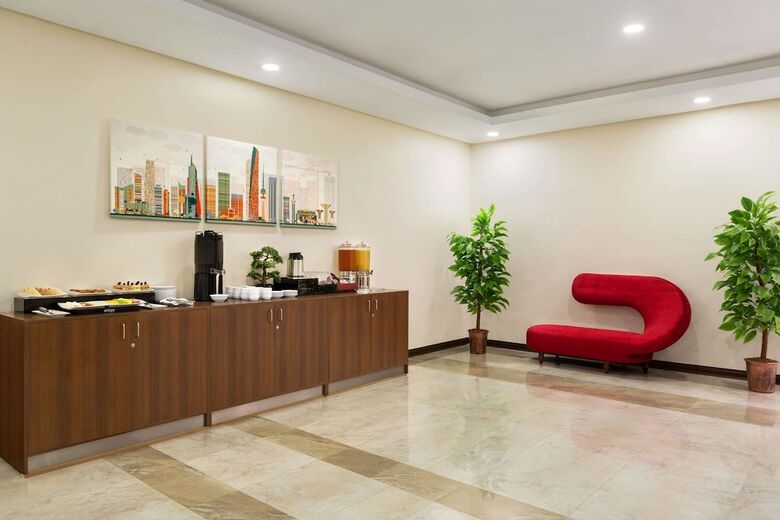 Hotel Ramada Encore By Wyndham Kuwait Downtown