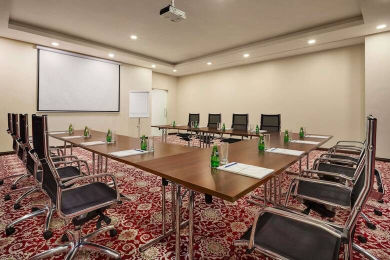 Hotel Ramada Encore By Wyndham Kuwait Downtown
