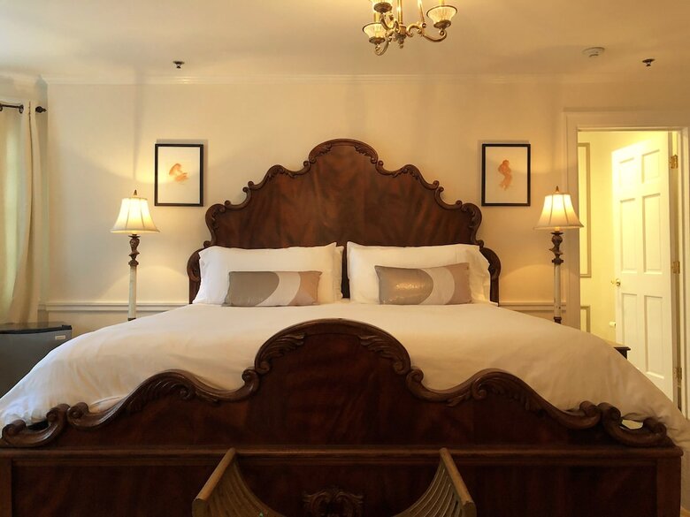 Hotel Ivy Manor Inn Village Center