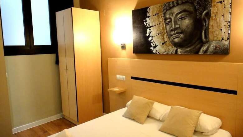Pension Hostal Live Natura Barcelona