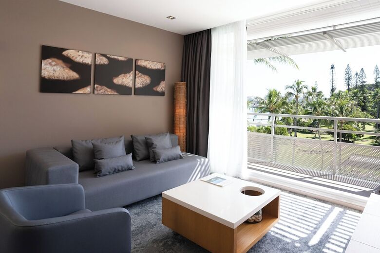 Hotel Chateau Royal Beach Resort And Spa