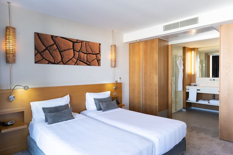 Hotel Chateau Royal Beach Resort And Spa