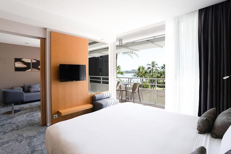 Hotel Chateau Royal Beach Resort And Spa