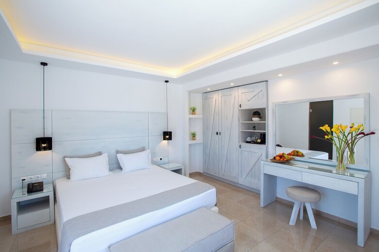 Tropicana Hotel , Suites & Villas Mykonos