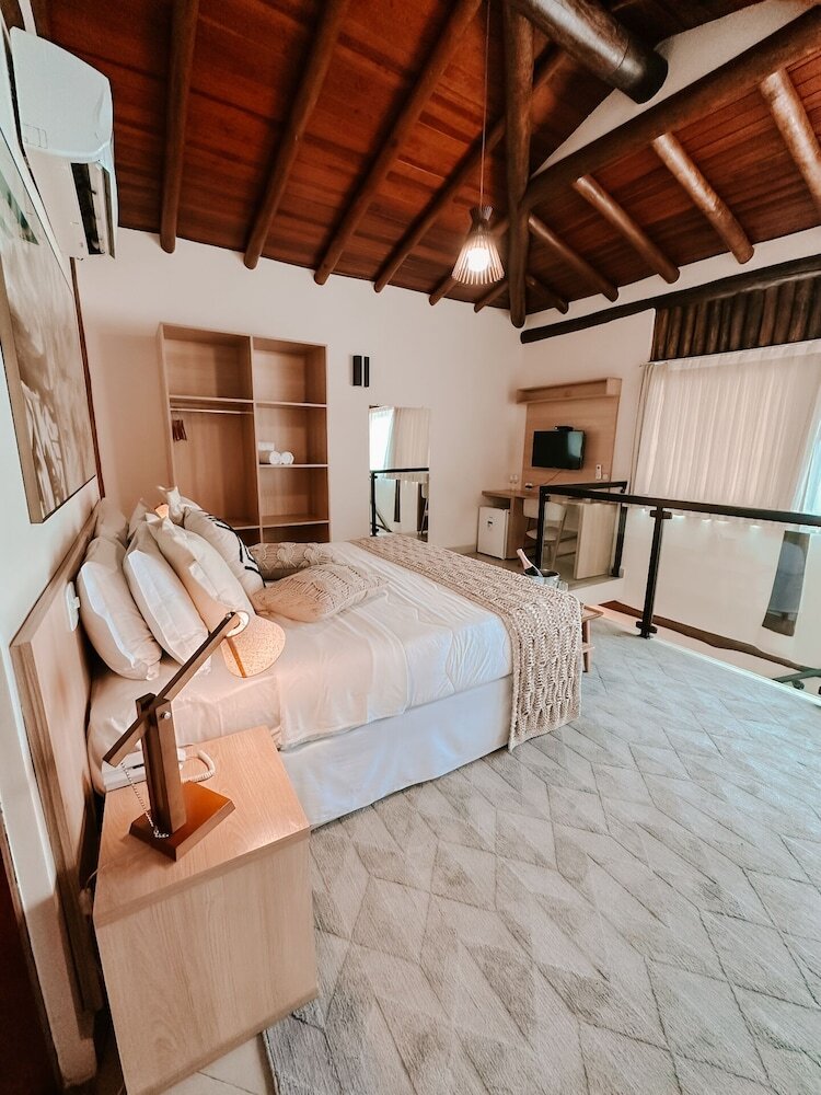 Abric� Beach Hotel
