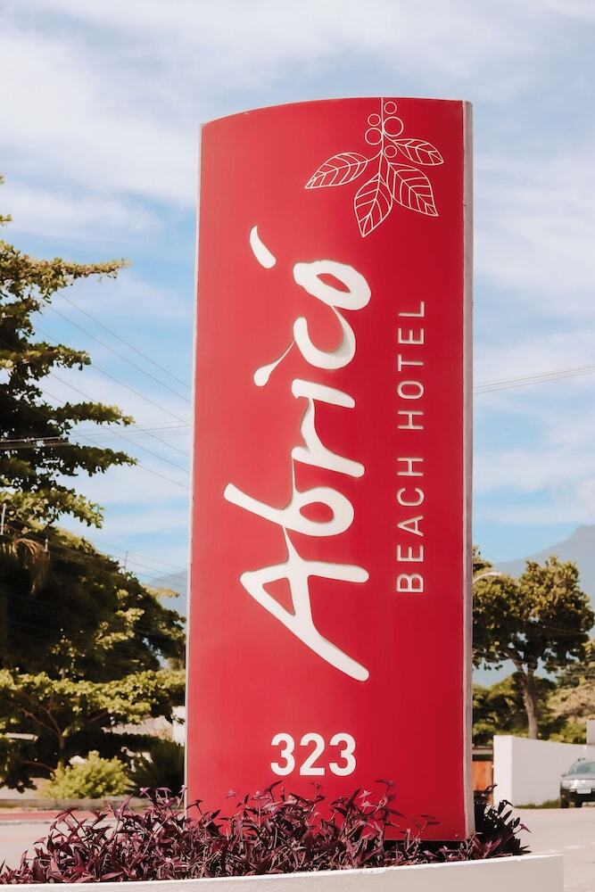 Abric� Beach Hotel