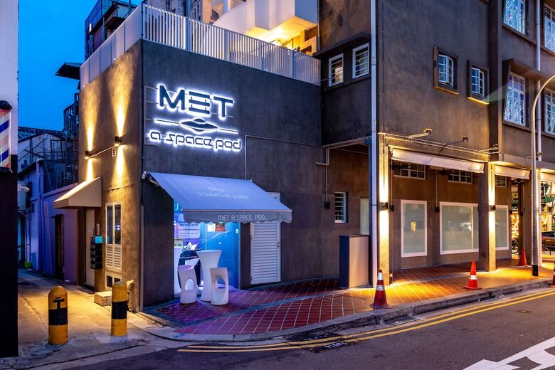 Hotel Met A Space Pod @ Arab Street