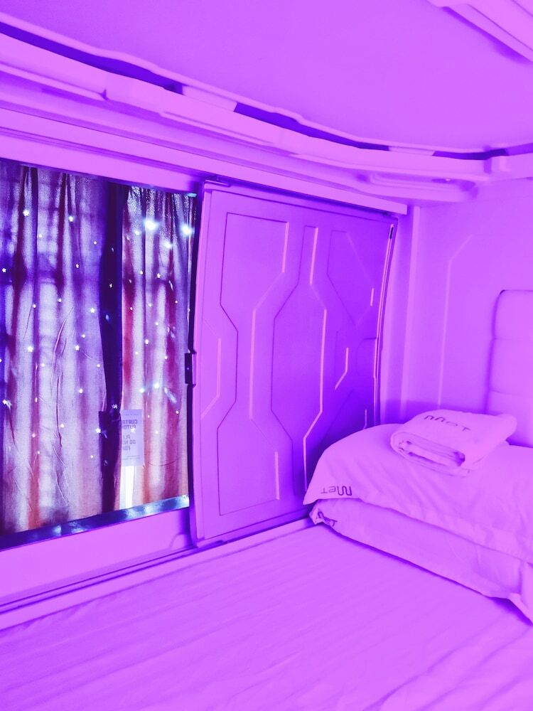 Hotel Met A Space Pod @ Arab Street