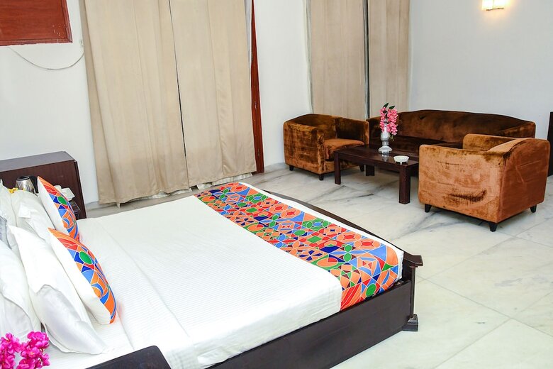 Fabhotel Premium- 10min Walk From Millennium City Centre Gurugram Gurgaon