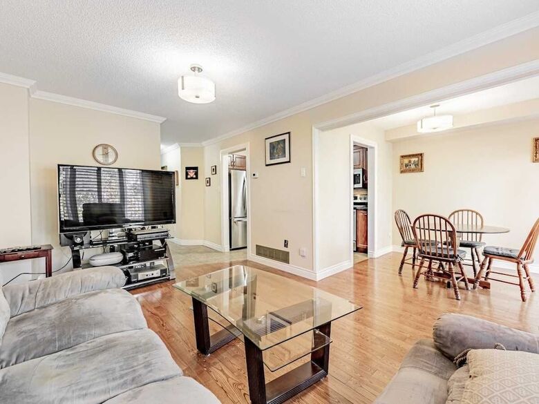 Comfortable Home In Richmond Hill