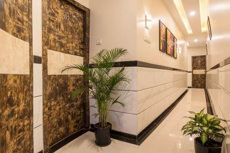 Fabhotel Embassy Grand