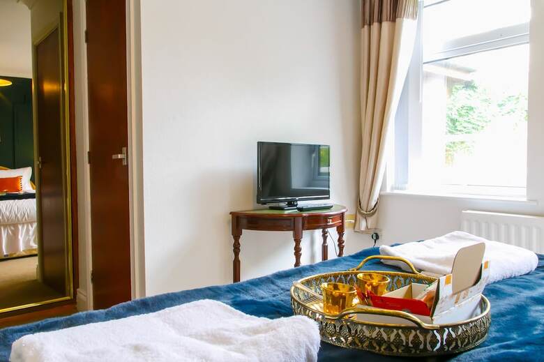 Hotel Mayfield Apartments