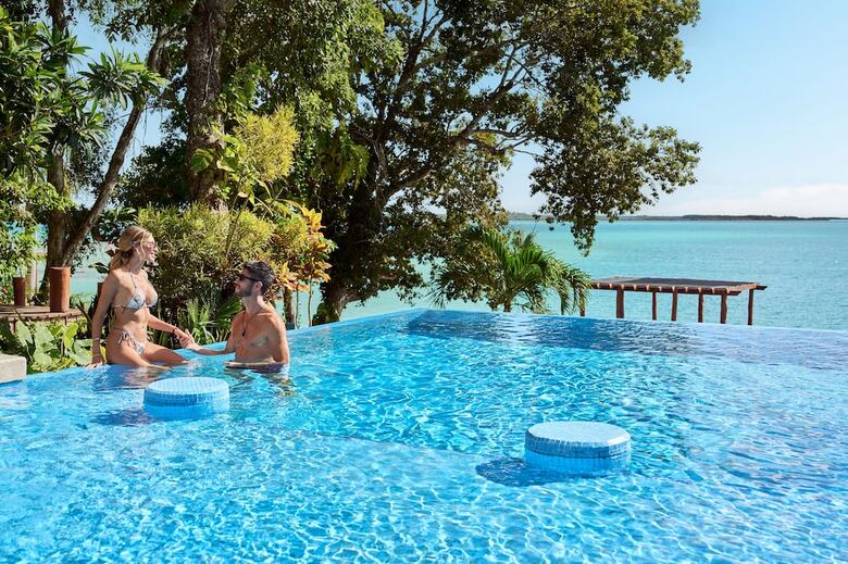 Cristalino Lagoon Front Hotel Restaurant & Spa